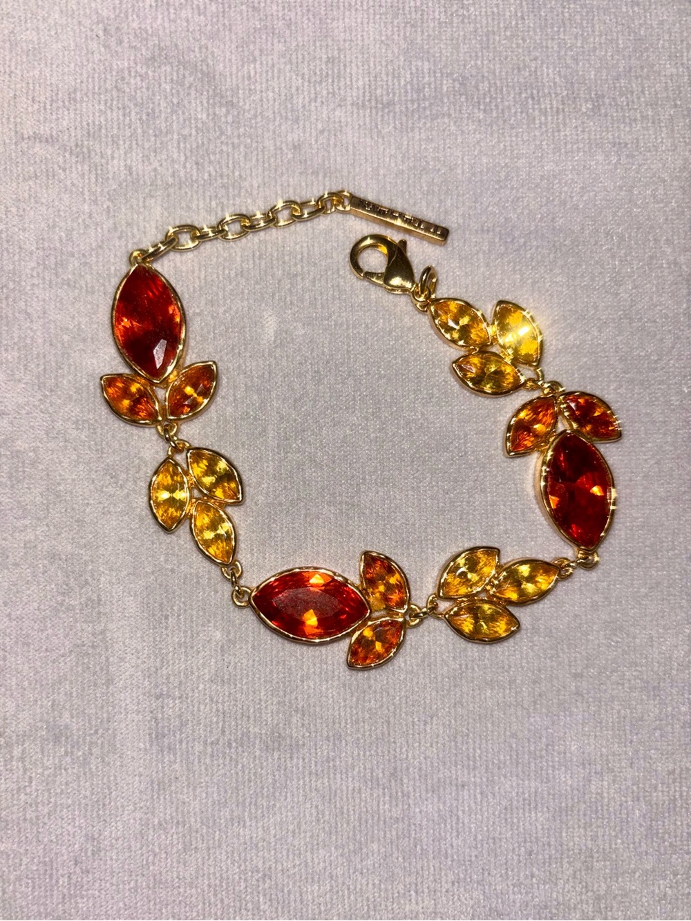 NWOT T Tahari Botanical Leaf Cluster Crystal Link Bracelet Gold Tone